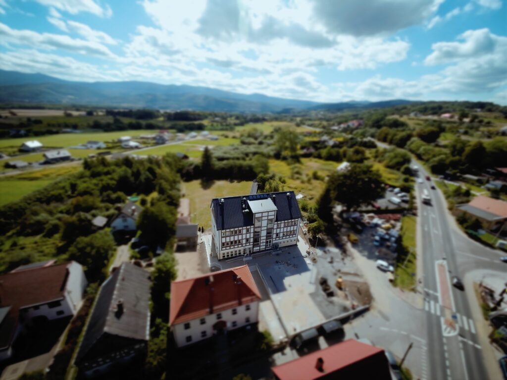 Szkoła podstawowa w Wojcieszycach - realizacja ECA DESIGN GW