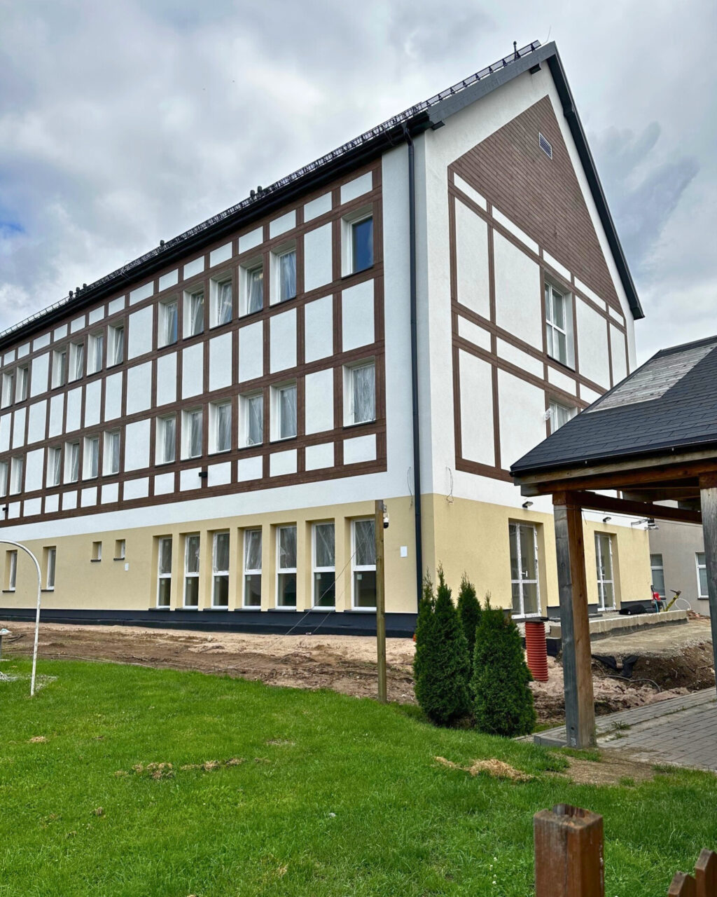 Szkoła podstawowa w Wojcieszycach - realizacja ECA DESIGN GW